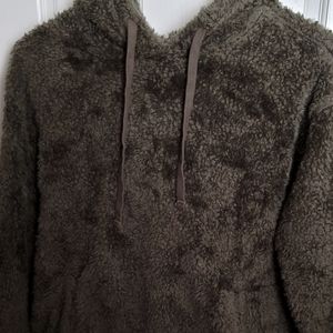 Universal thread fluffy green sweater